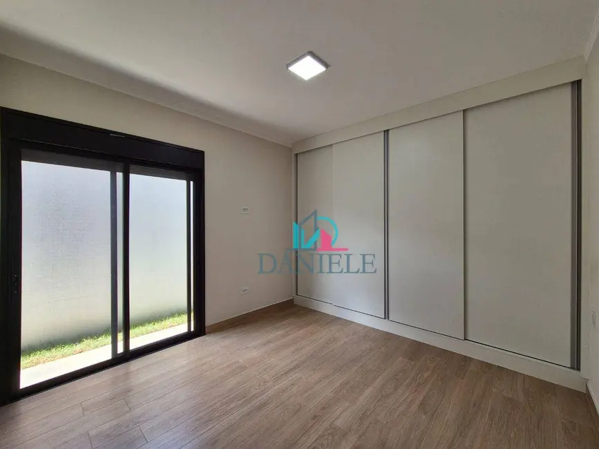 Casa de Condomínio com 3 quartos à venda, 288m2 em Parque Residencial Damha, Araraquara - SP - imagem 9 Foto 9 de Casa de Condomínio com 3 quartos à venda, 288m2 em Parque Residencial Damha, Araraquara - SP