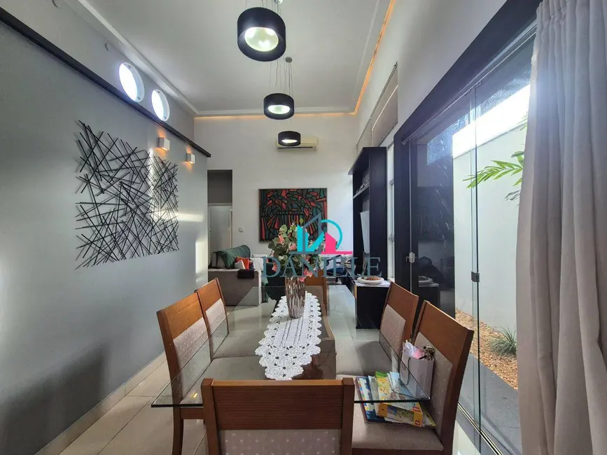 Foto 4 de Casa de Condomínio com 3 quartos à venda, 275m2 em Residencial Village Damha II, Araraquara - SP