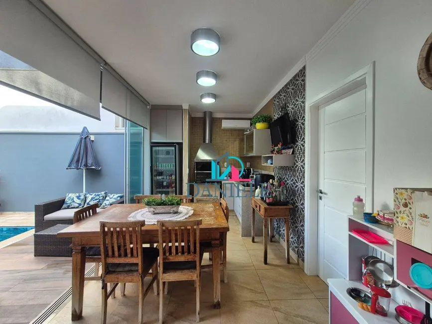 Foto 9 de Casa de Condomínio com 3 quartos à venda, 275m2 em Residencial Village Damha II, Araraquara - SP