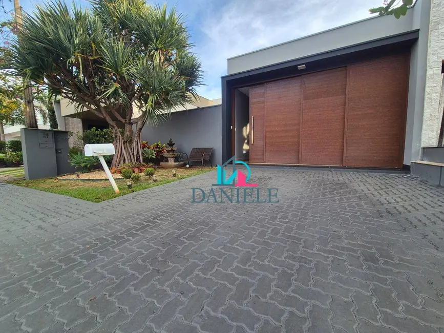 Foto 1 de Casa de Condomínio com 3 quartos à venda, 275m2 em Residencial Village Damha II, Araraquara - SP