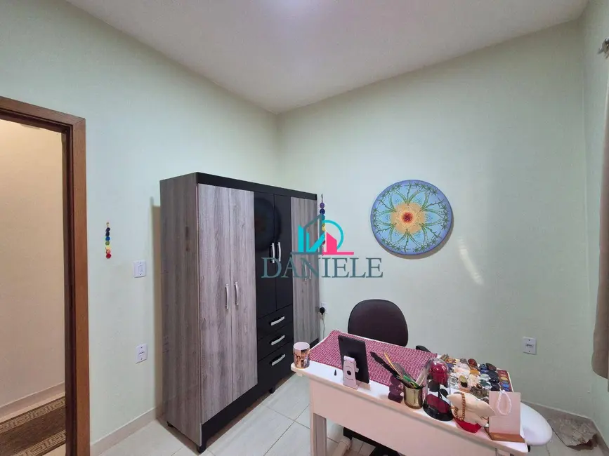 Casa com 2 quartos à venda, 300m2 em Jardim Águas do Paiol, Araraquara - SP - imagem 6 Foto 6 de Casa com 2 quartos à venda, 300m2 em Jardim Águas do Paiol, Araraquara - SP