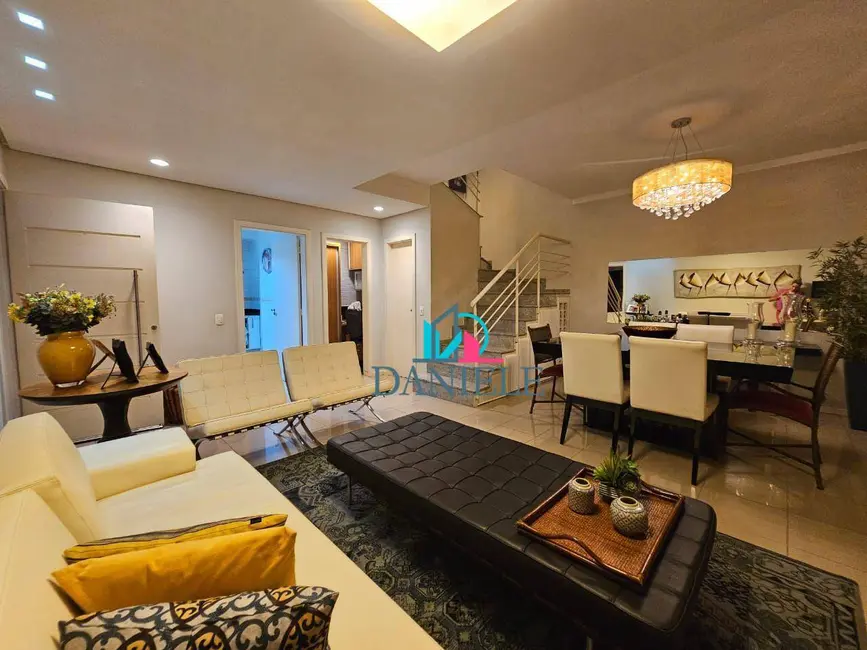 Foto 2 de Casa de Condomínio com 3 quartos à venda, 226m2 em Jardim Domingos Sávio, Araraquara - SP