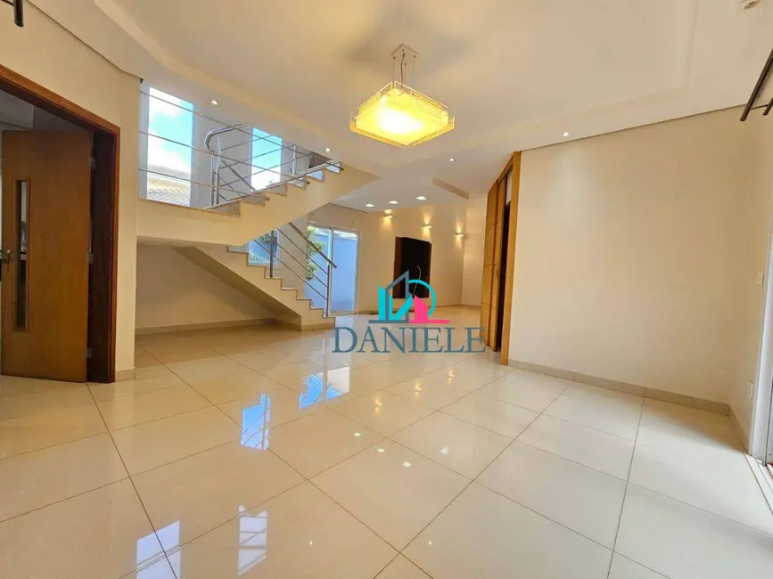 Casa de Condomínio com 3 quartos à venda, 353m2 em Parque Residencial Damha, Araraquara - SP - imagem 2 Foto 2 de Casa de Condomínio com 3 quartos à venda, 353m2 em Parque Residencial Damha, Araraquara - SP