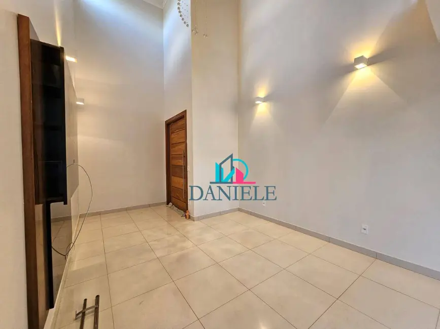 Casa de Condomínio com 3 quartos à venda, 353m2 em Parque Residencial Damha, Araraquara - SP - imagem 7 Foto 7 de Casa de Condomínio com 3 quartos à venda, 353m2 em Parque Residencial Damha, Araraquara - SP