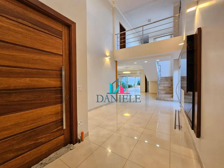 Casa de Condomínio com 3 quartos à venda, 353m2 em Parque Residencial Damha, Araraquara - SP - imagem 3 Foto 3 de Casa de Condomínio com 3 quartos à venda, 353m2 em Parque Residencial Damha, Araraquara - SP