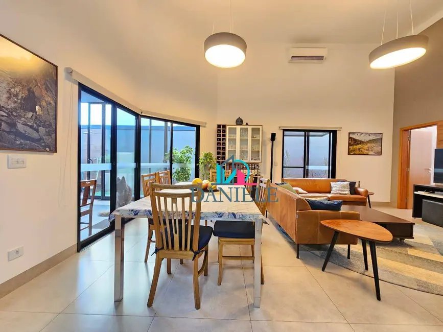 Casa de Condomínio com 3 quartos à venda, 300m2 em Jardim Salto Grande, Araraquara - SP - imagem 5 Foto 5 de Casa de Condomínio com 3 quartos à venda, 300m2 em Jardim Salto Grande, Araraquara - SP