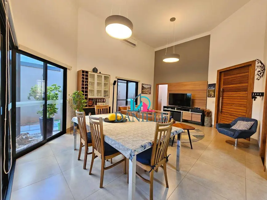 Casa de Condomínio com 3 quartos à venda, 300m2 em Jardim Salto Grande, Araraquara - SP - imagem 4 Foto 4 de Casa de Condomínio com 3 quartos à venda, 300m2 em Jardim Salto Grande, Araraquara - SP