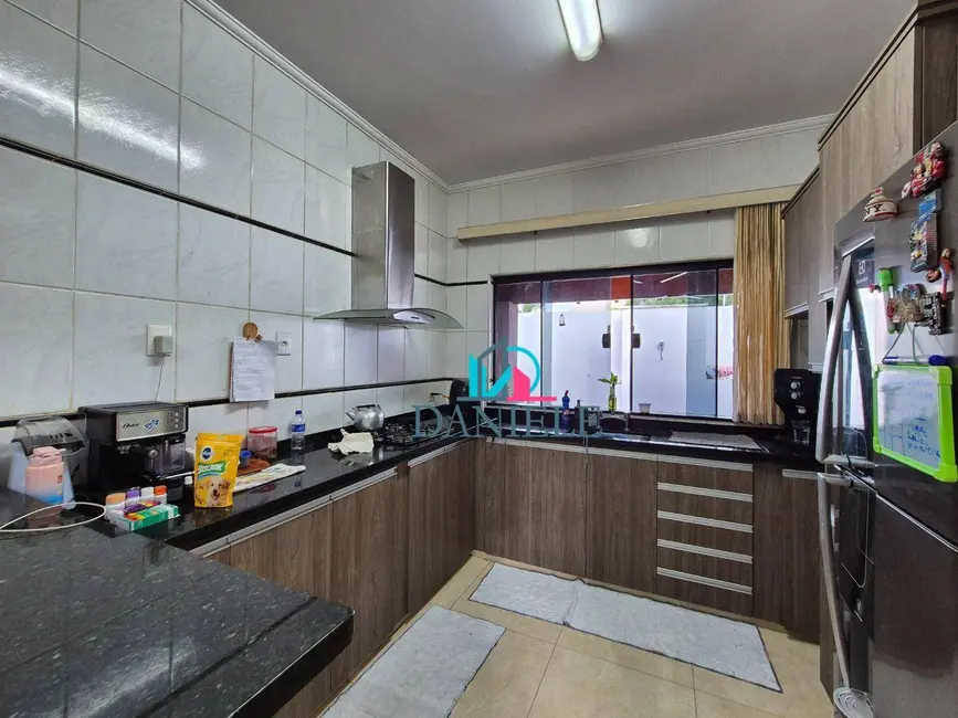 Casa com 3 quartos à venda, 339m2 em Parque Laranjeiras, Araraquara - SP - imagem 5 Foto 5 de Casa com 3 quartos à venda, 339m2 em Parque Laranjeiras, Araraquara - SP