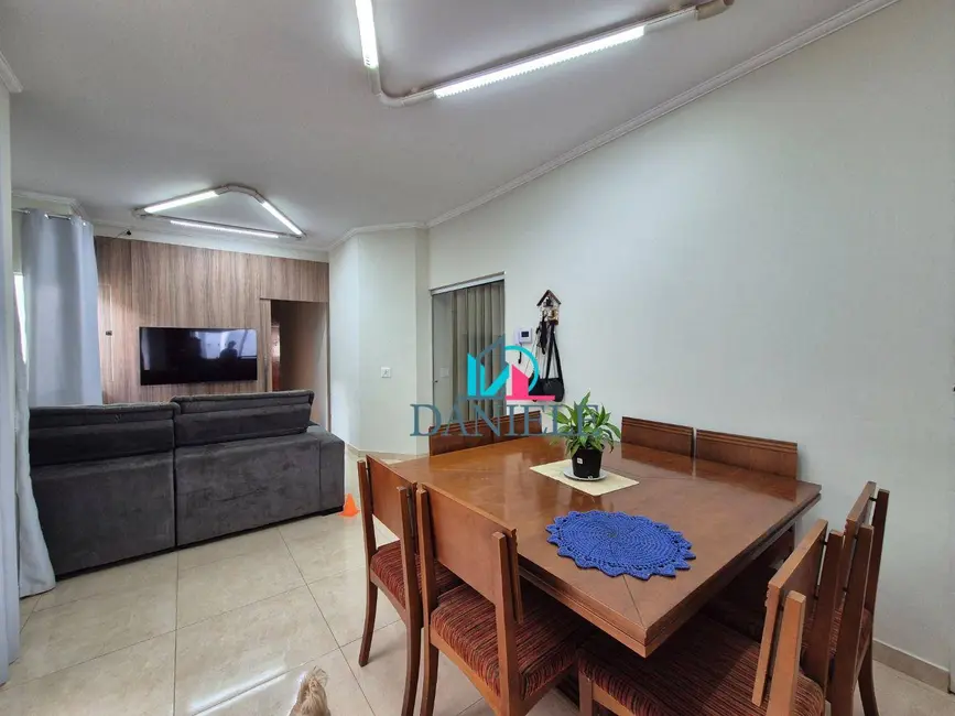 Casa com 3 quartos à venda, 339m2 em Parque Laranjeiras, Araraquara - SP - imagem 6 Foto 6 de Casa com 3 quartos à venda, 339m2 em Parque Laranjeiras, Araraquara - SP