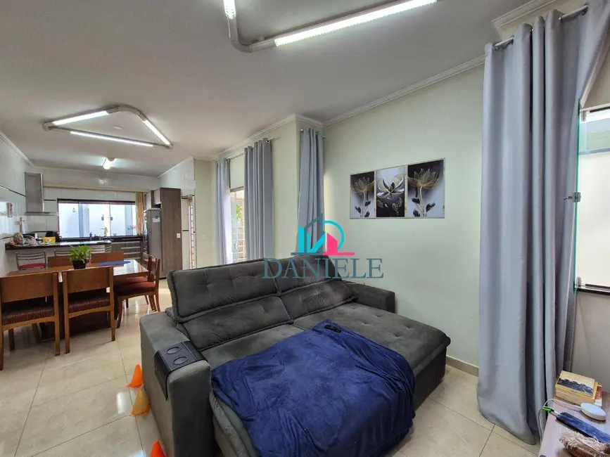 Foto 2 de Casa com 3 quartos à venda, 339m2 em Parque Laranjeiras, Araraquara - SP