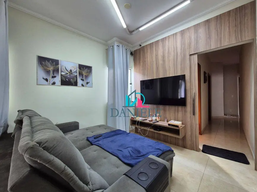 Casa com 3 quartos à venda, 339m2 em Parque Laranjeiras, Araraquara - SP - imagem 7 Foto 7 de Casa com 3 quartos à venda, 339m2 em Parque Laranjeiras, Araraquara - SP