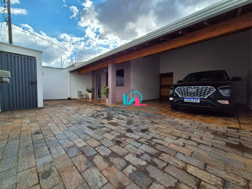Foto 1 de Casa com 3 quartos à venda, 339m2 em Parque Laranjeiras, Araraquara - SP