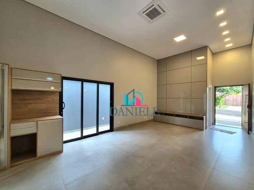 Casa de Condomínio com 3 quartos à venda, 336m2 em Jardim Imperador, Araraquara - SP - imagem 3 Foto 3 de Casa de Condomínio com 3 quartos à venda, 336m2 em Jardim Imperador, Araraquara - SP