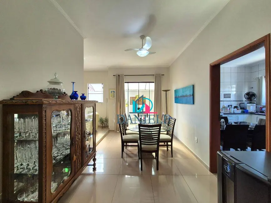 Casa de Condomínio com 3 quartos à venda, 378m2 em Jardim Imperador, Araraquara - SP - imagem 3 Foto 3 de Casa de Condomínio com 3 quartos à venda, 378m2 em Jardim Imperador, Araraquara - SP