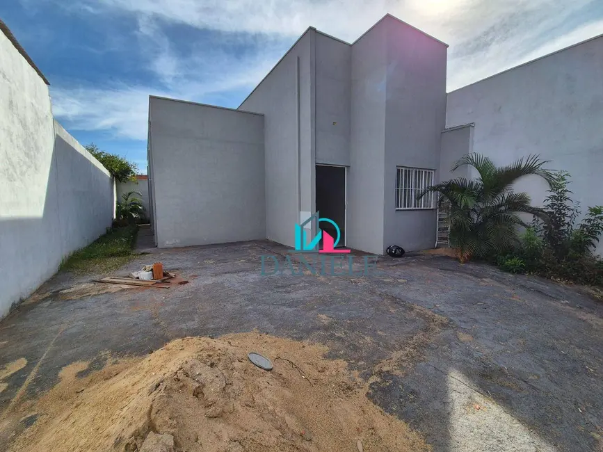 Casa com 2 quartos à venda, 193m2 em Jardim Maria Luiza, Araraquara - SP - imagem 2 Foto 2 de Casa com 2 quartos à venda, 193m2 em Jardim Maria Luiza, Araraquara - SP