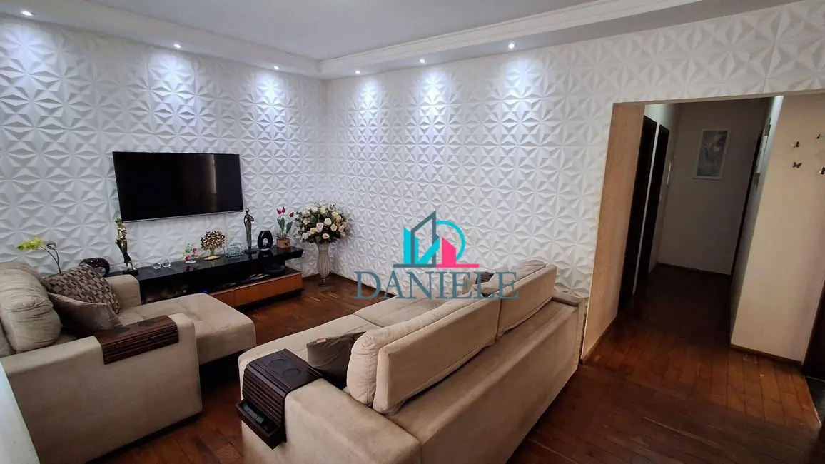 Casa com 2 quartos à venda, 391m2 em Vila José Bonifácio, Araraquara - SP - imagem 2 Foto 2 de Casa com 2 quartos à venda, 391m2 em Vila José Bonifácio, Araraquara - SP