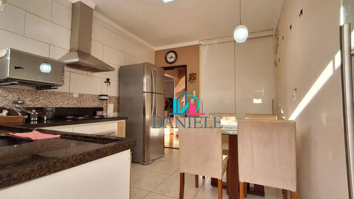 Casa com 2 quartos à venda, 391m2 em Vila José Bonifácio, Araraquara - SP - imagem 5 Foto 5 de Casa com 2 quartos à venda, 391m2 em Vila José Bonifácio, Araraquara - SP