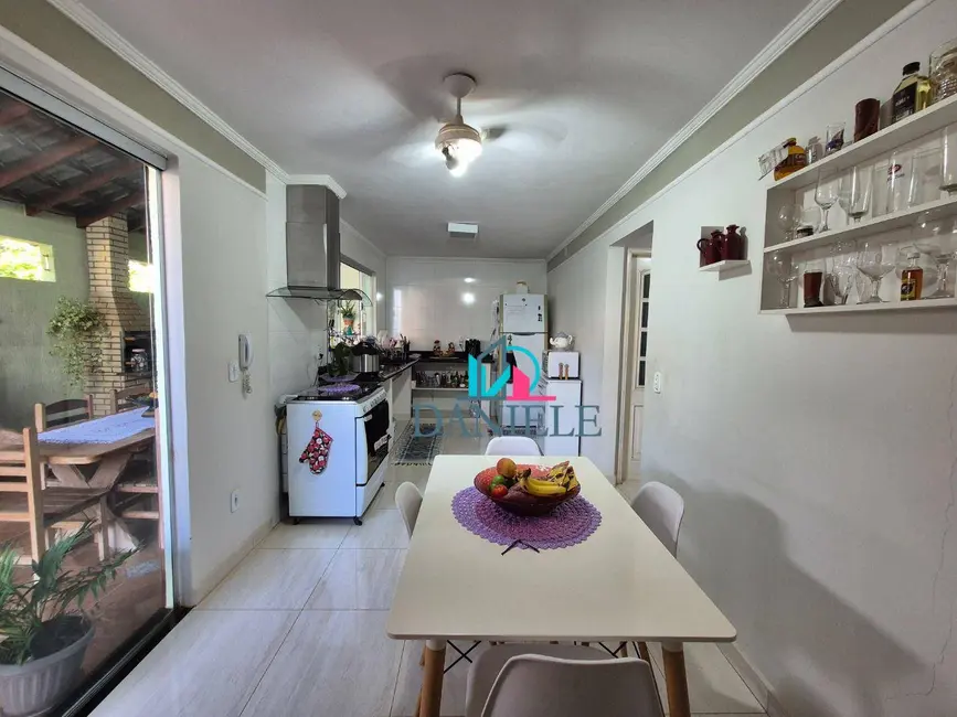 Casa com 3 quartos à venda, 218m2 em Jardim dos Ipês, Araraquara - SP - imagem 7 Foto 7 de Casa com 3 quartos à venda, 218m2 em Jardim dos Ipês, Araraquara - SP