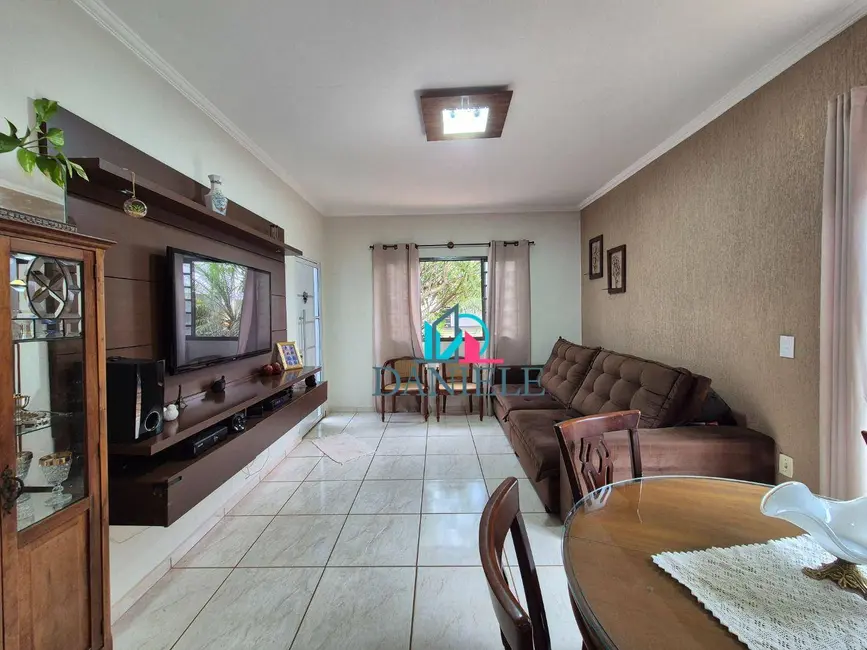 Casa de Condomínio com 2 quartos à venda, 265m2 em Jardim Maria Luiza IV, Araraquara - SP - imagem 8 Foto 8 de Casa de Condomínio com 2 quartos à venda, 265m2 em Jardim Maria Luiza IV, Araraquara - SP