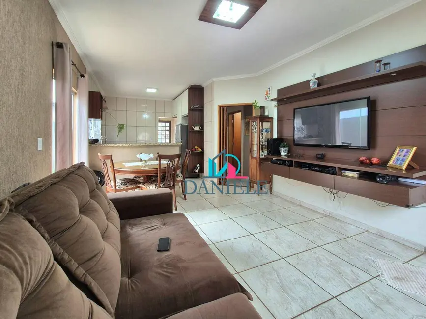 Casa de Condomínio com 2 quartos à venda, 265m2 em Jardim Maria Luiza IV, Araraquara - SP - imagem 4 Foto 4 de Casa de Condomínio com 2 quartos à venda, 265m2 em Jardim Maria Luiza IV, Araraquara - SP