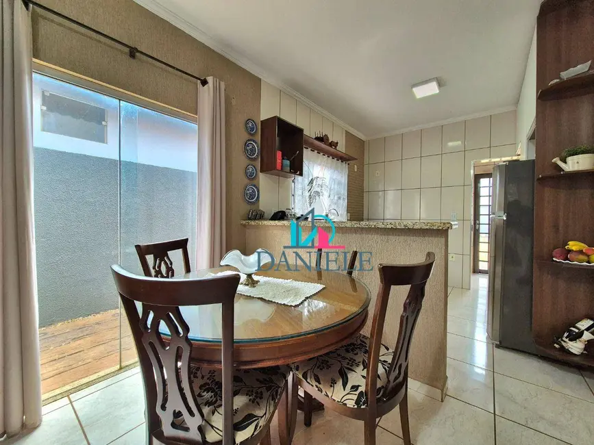 Casa de Condomínio com 2 quartos à venda, 265m2 em Jardim Maria Luiza IV, Araraquara - SP - imagem 5 Foto 5 de Casa de Condomínio com 2 quartos à venda, 265m2 em Jardim Maria Luiza IV, Araraquara - SP