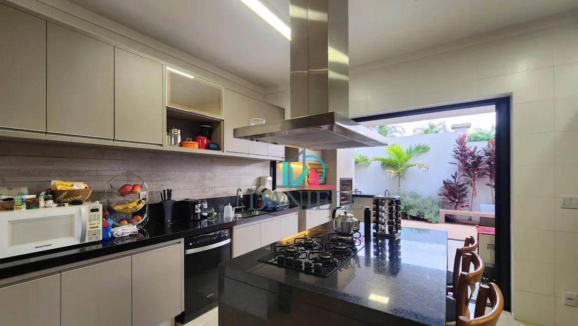 Casa de Condomínio com 3 quartos à venda, 336m2 em Araraquara - SP - imagem 8 Foto 8 de Casa de Condomínio com 3 quartos à venda, 336m2 em Araraquara - SP