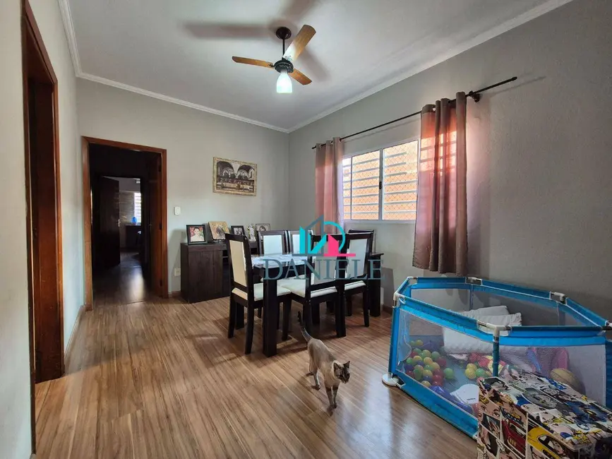 Foto 4 de Casa com 3 quartos à venda, 280m2 em Jardim Santa Angelina, Araraquara - SP