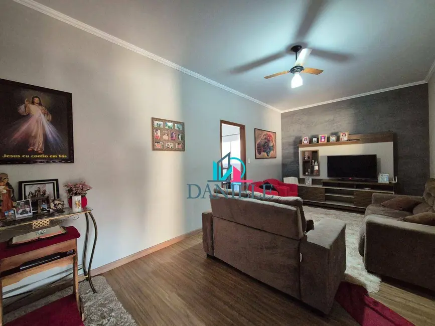 Foto 2 de Casa com 3 quartos à venda, 280m2 em Jardim Santa Angelina, Araraquara - SP