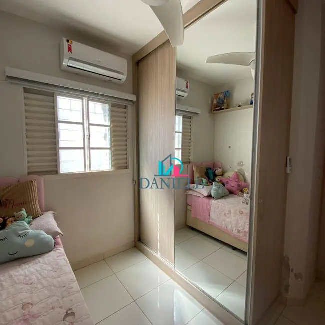 Casa de Condomínio com 3 quartos à venda, 200m2 em Doutor Tancredo de Almeida Neves, Araraquara - SP - imagem 7 Foto 7 de Casa de Condomínio com 3 quartos à venda, 200m2 em Doutor Tancredo de Almeida Neves, Araraquara - SP