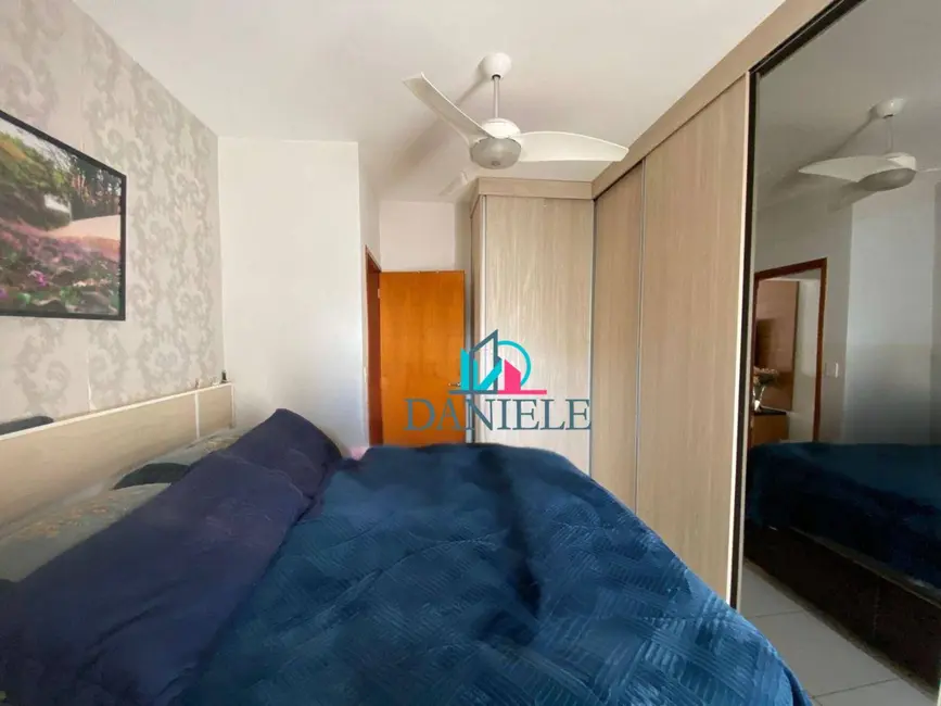 Casa de Condomínio com 3 quartos à venda, 200m2 em Doutor Tancredo de Almeida Neves, Araraquara - SP - imagem 6 Foto 6 de Casa de Condomínio com 3 quartos à venda, 200m2 em Doutor Tancredo de Almeida Neves, Araraquara - SP