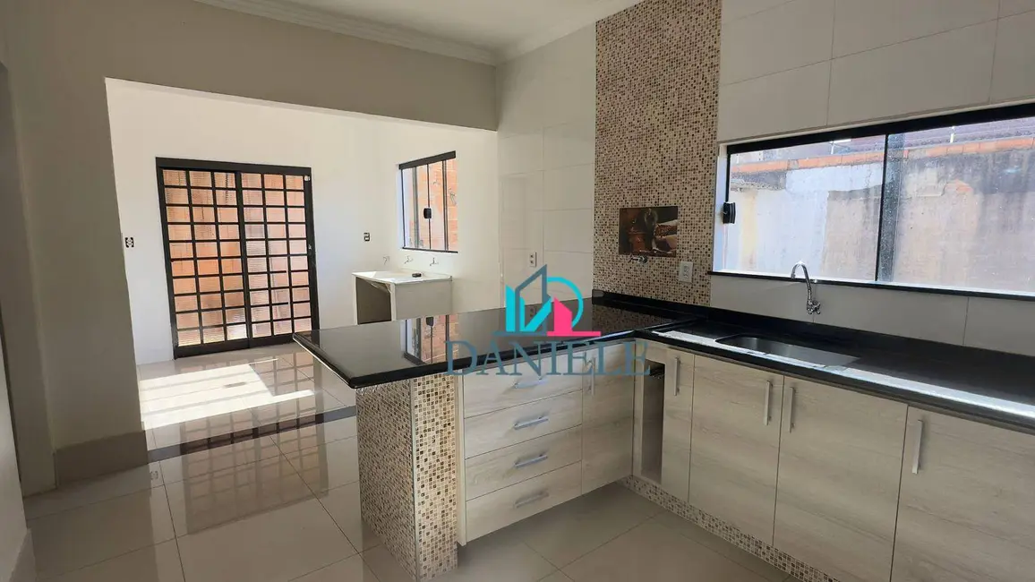 Casa com 2 quartos à venda, 255m2 em Jardim Santa Júlia (Vila Xavier), Araraquara - SP - imagem 3 Foto 3 de Casa com 2 quartos à venda, 255m2 em Jardim Santa Júlia (Vila Xavier), Araraquara - SP