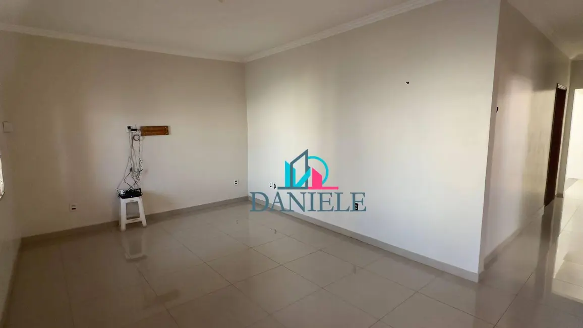 Casa com 2 quartos à venda, 255m2 em Jardim Santa Júlia (Vila Xavier), Araraquara - SP - imagem 9 Foto 9 de Casa com 2 quartos à venda, 255m2 em Jardim Santa Júlia (Vila Xavier), Araraquara - SP