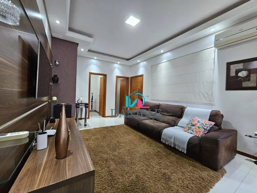 Casa de Condomínio com 3 quartos à venda, 314m2 em Parque Residencial Damha, Araraquara - SP - imagem 2 Foto 2 de Casa de Condomínio com 3 quartos à venda, 314m2 em Parque Residencial Damha, Araraquara - SP