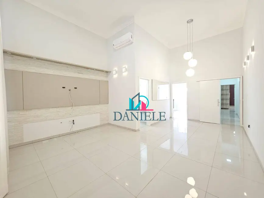 Foto 2 de Casa de Condomínio com 3 quartos à venda, 298m2 em Residencial Village Damha II, Araraquara - SP