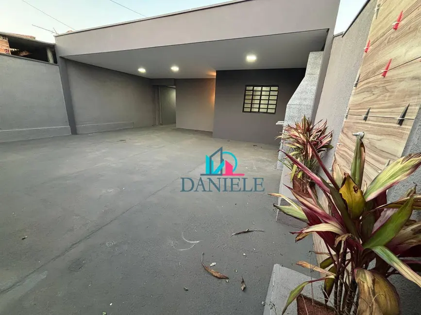 Casa com 2 quartos à venda, 190m2 em Parque Igaçaba, Araraquara - SP - imagem 2 Foto 2 de Casa com 2 quartos à venda, 190m2 em Parque Igaçaba, Araraquara - SP