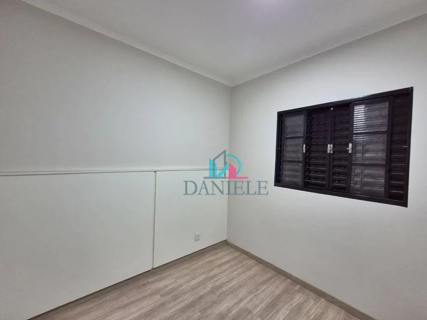 Casa com 2 quartos à venda, 190m2 em Parque Igaçaba, Araraquara - SP - imagem 9 Foto 9 de Casa com 2 quartos à venda, 190m2 em Parque Igaçaba, Araraquara - SP