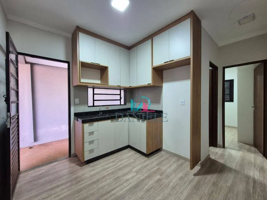 Casa com 2 quartos à venda, 190m2 em Parque Igaçaba, Araraquara - SP - imagem 4 Foto 4 de Casa com 2 quartos à venda, 190m2 em Parque Igaçaba, Araraquara - SP