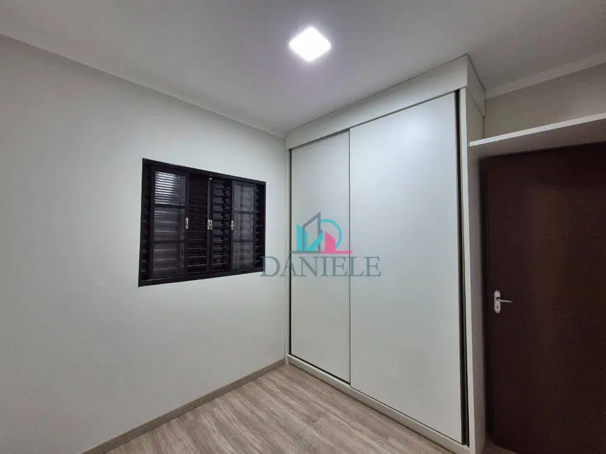 Casa com 2 quartos à venda, 190m2 em Parque Igaçaba, Araraquara - SP - imagem 8 Foto 8 de Casa com 2 quartos à venda, 190m2 em Parque Igaçaba, Araraquara - SP
