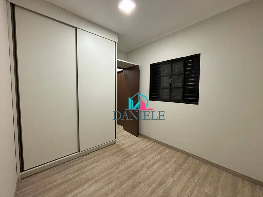 Casa com 2 quartos à venda, 190m2 em Parque Igaçaba, Araraquara - SP - imagem 8 Foto 8 de Casa com 2 quartos à venda, 190m2 em Parque Igaçaba, Araraquara - SP