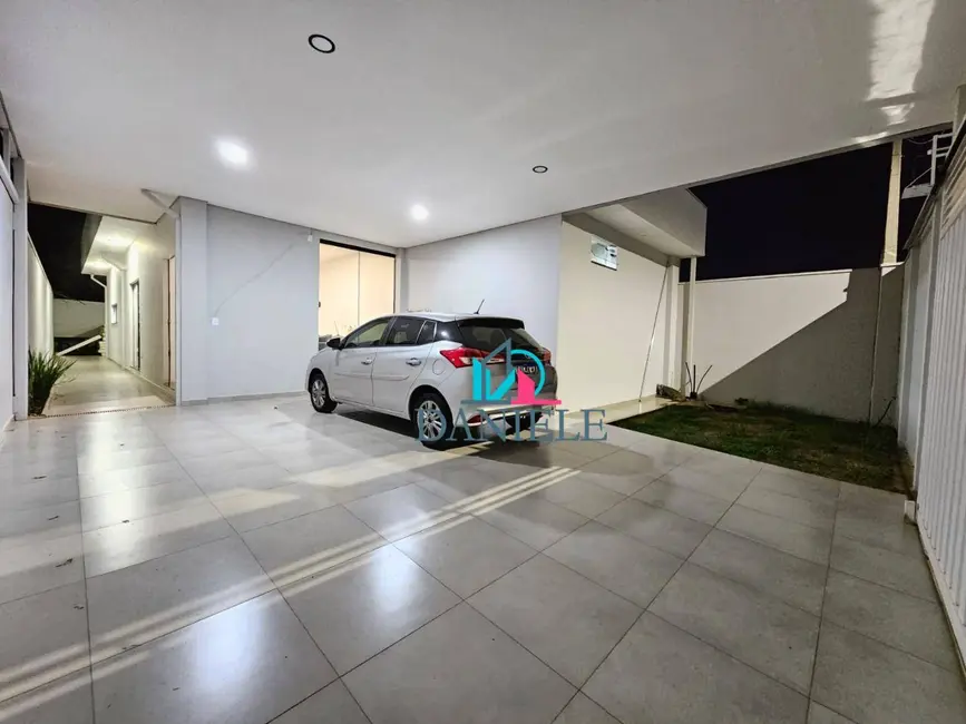 Foto 1 de Casa com 3 quartos à venda, 304m2 em Residencial Cambuy, Araraquara - SP