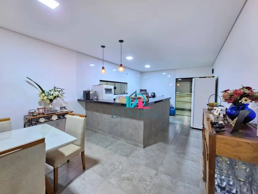 Foto 5 de Casa com 3 quartos à venda, 304m2 em Residencial Cambuy, Araraquara - SP