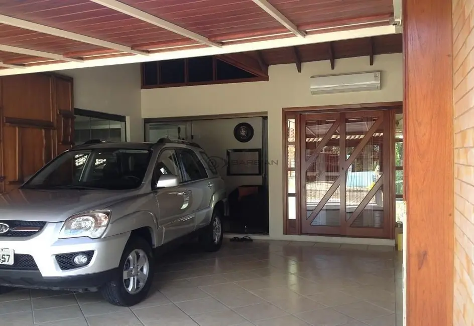Casa com 3 quartos à venda, 277m2 em Centro, Santa Cruz Do Sul - RS - imagem 3 Foto 3 de Casa com 3 quartos à venda, 277m2 em Centro, Santa Cruz Do Sul - RS