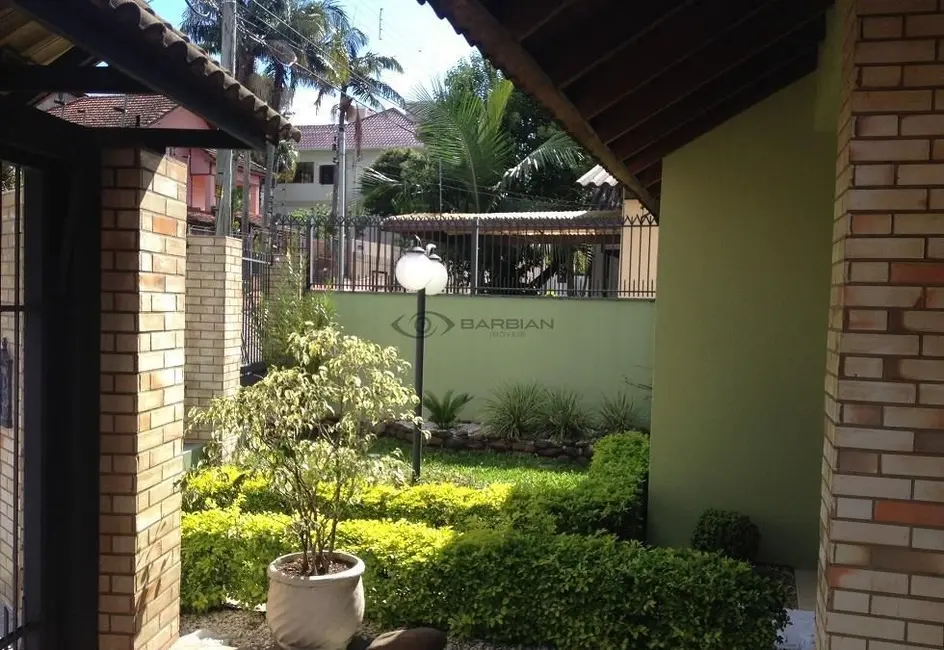 Casa com 3 quartos à venda, 277m2 em Centro, Santa Cruz Do Sul - RS - imagem 2 Foto 2 de Casa com 3 quartos à venda, 277m2 em Centro, Santa Cruz Do Sul - RS