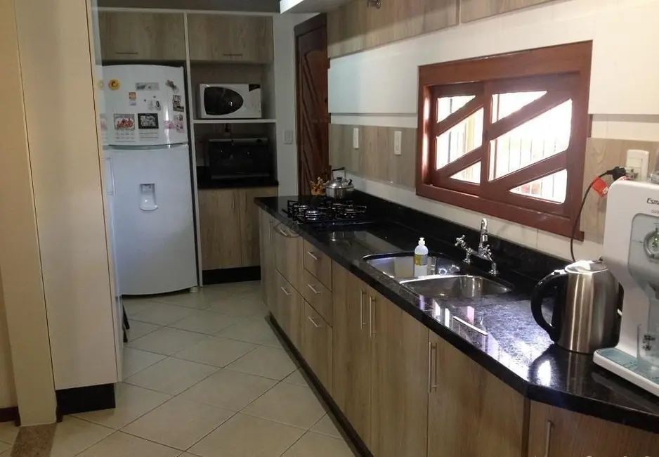 Casa com 3 quartos à venda, 277m2 em Centro, Santa Cruz Do Sul - RS - imagem 8 Foto 8 de Casa com 3 quartos à venda, 277m2 em Centro, Santa Cruz Do Sul - RS