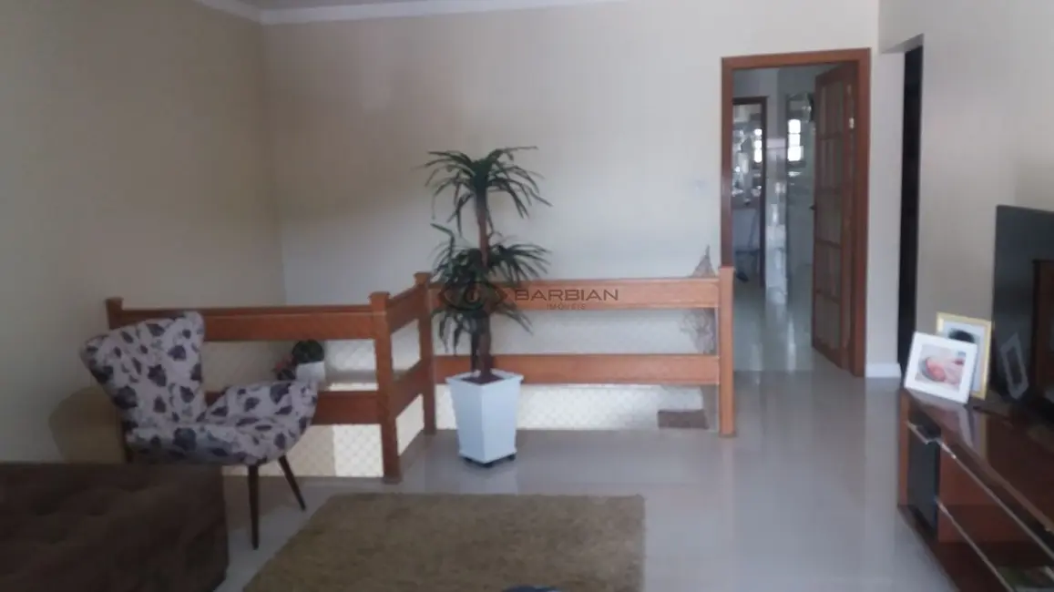 Foto 7 de Casa com 4 quartos à venda, 200m2 em Santo Inácio, Santa Cruz Do Sul - RS