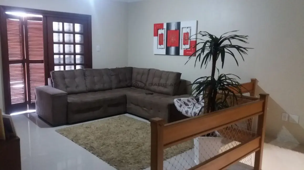 Foto 6 de Casa com 4 quartos à venda, 200m2 em Santo Inácio, Santa Cruz Do Sul - RS