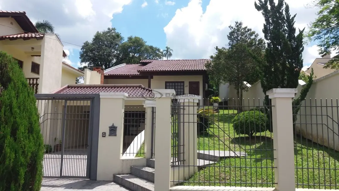 Foto 2 de Casa com 4 quartos à venda, 200m2 em Santo Inácio, Santa Cruz Do Sul - RS