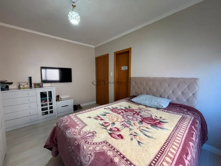 Casa com 4 quartos à venda, 200m2 em Santo Inácio, Santa Cruz Do Sul - RS - imagem 9 Foto 9 de Casa com 4 quartos à venda, 200m2 em Santo Inácio, Santa Cruz Do Sul - RS