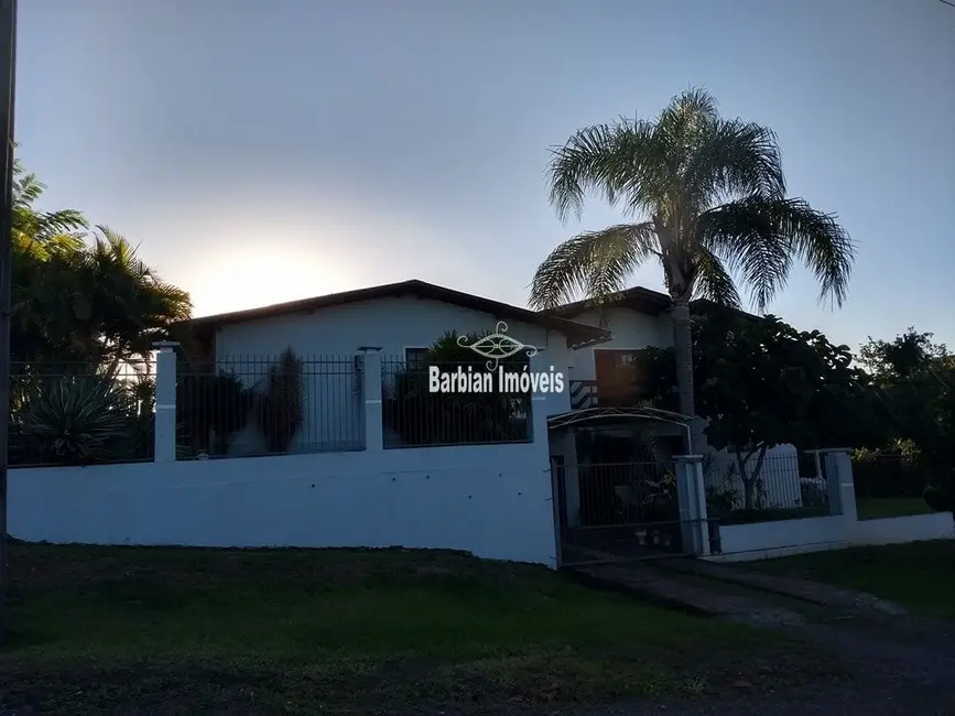 Foto 2 de Casa com 3 quartos à venda, 240m2 em Santo Antônio, Santa Cruz Do Sul - RS