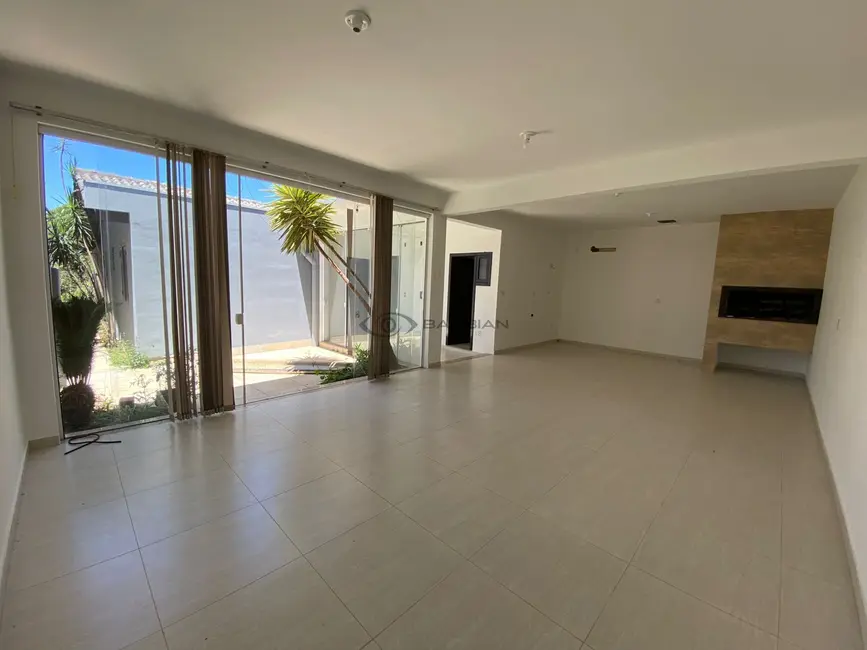Foto 4 de Casa com 3 quartos à venda, 250m2 em Aliança, Santa Cruz Do Sul - RS
